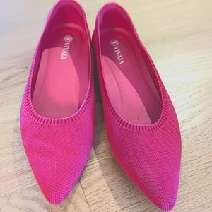 Vivaia Lightweight Pointed-Ballet Flats (Aria)